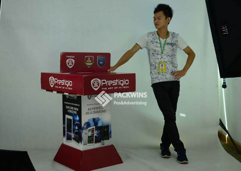 Prestigio-Wireless-Charging-Station-Corrugated-Display-Stands-2