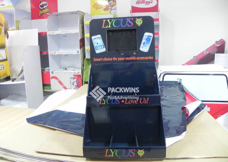 Counter-Display-Boxes-With-LCD-Video-to-Hold-Phone-Accessories-7